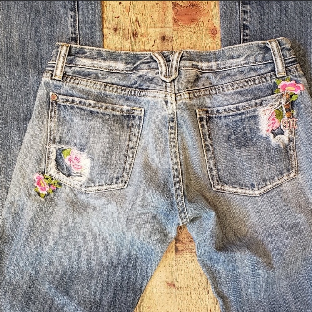 Embroidered Miss Me jeans, size 28